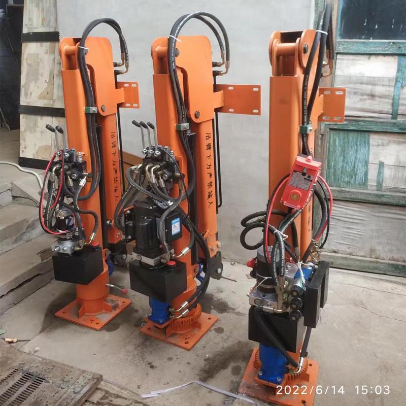 二仑乡重汽蓝牌随车吊 3.2吨 国六动力强 液压驱动 农用自卸起重机